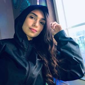 Meet your Posher, Esperanza